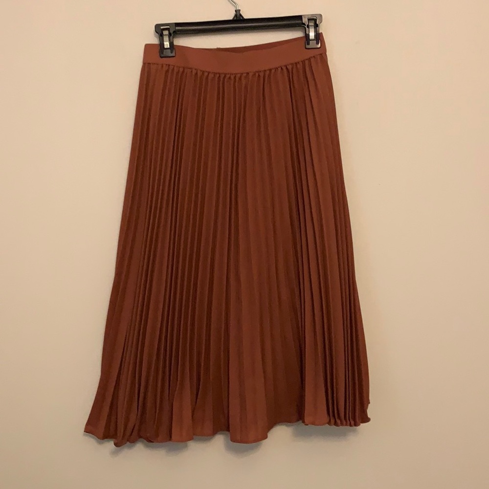 Pleated midi skirt, brown/bronze color, worn once
